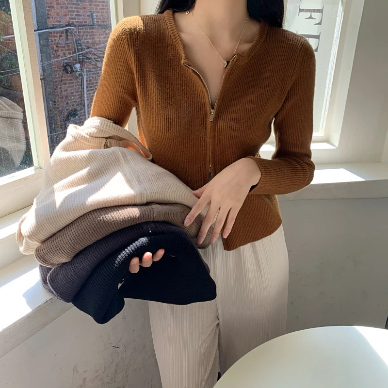 Women's Fashionable Knitting Cardigan Solid O-Neck Long Sleeves Pit Pattern Zipper Up Women Knitted Cardigans Autumn Winter 2022
Women's Fashionable Knitting Cardigan Solid O-Neck Long Sleeves Pit Pattern Zipper Up Women Knitted Cardigans Autumn Winter 2022