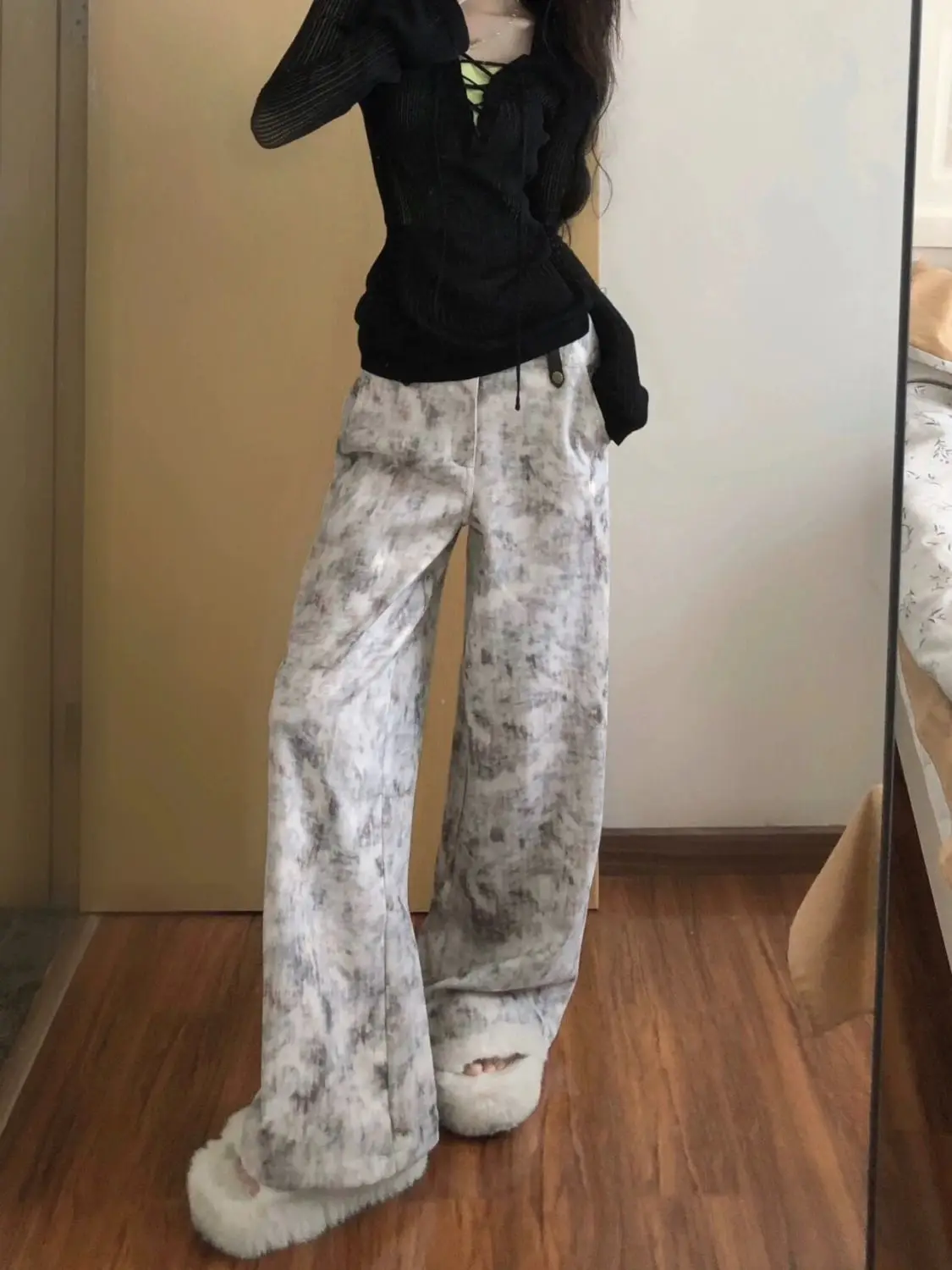 Брюки женские с цепочками летние плиссированные брюки из бамбука и хлопка пляжная одежда в стиле бохо с завязками струящиеся легкие свободные курортные девчачьи шикарные брюки
Брюки женские с цепочками летние плиссированные брюки из бамбука и хлопка пляжная одежда в стиле бохо с завязками струящиеся легкие свободные курортные девчачьи шикарные брюки