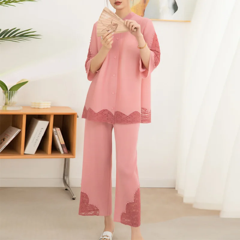 Miyake Pleated High-end Suit for Women 2024 Spring New Fashion Loose Little Man Wear Top Wide-leg Pants Two-piece Set
Miyake Pleated High-end Suit for Women 2024 Spring New Fashion Loose Little Man Wear Top Wide-leg Pants Two-piece Set