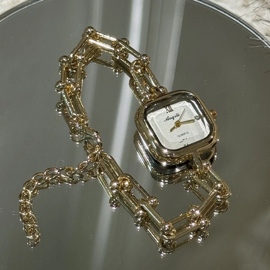 Exquisite Golden Bracelet Chain Women's Watch Simple Square Dial Ladies Quartz Wrist Watches Female Clock Girls relogio feminino
Exquisite Golden Bracelet Chain Women's Watch Simple Square Dial Ladies Quartz Wrist Watches Female Clock Girls relogio feminino