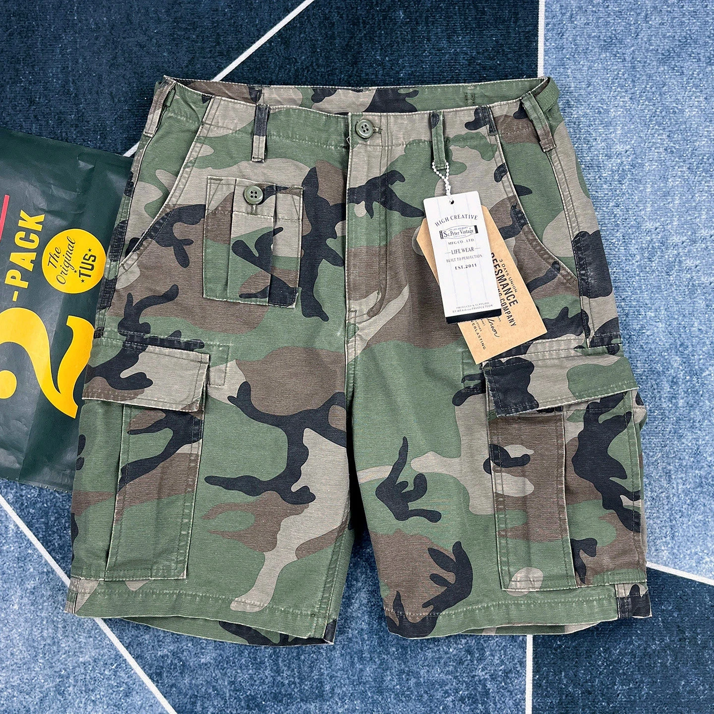 Summer New Army Green Camouflage Cargo Shorts for Men Multi-pocket Loose Straight 5-Point Pants American Retro Outdoor Trend
Summer New Army Green Camouflage Cargo Shorts for Men Multi-pocket Loose Straight 5-Point Pants American Retro Outdoor Trend