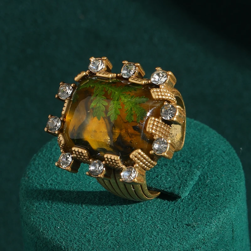 Vintage Woman Rings Luxury Zircon Rhinestones Gold Color Square Shape Pattern Mosaic Antique Jewelry Accessories For Women New
Vintage Woman Rings Luxury Zircon Rhinestones Gold Color Square Shape Pattern Mosaic Antique Jewelry Accessories For Women New