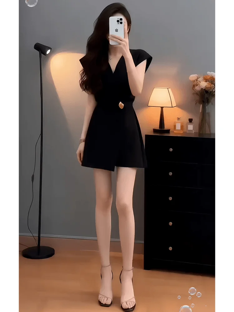 Fashionable V-Neck Sleeveless Jumpsuit Set Lightweight Maturity Style Summer New Arrival Casual Comfortable Breathable Polyes...
Fashionable V-Neck Sleeveless Jumpsuit Set Lightweight Maturity Style Summer New Arrival Casual Comfortable Breathable Polyes...