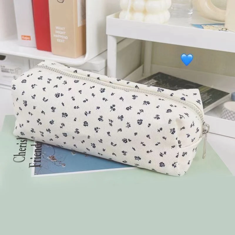 Cartoon Sweet Floral Print Pen Bag Cute Stationery Bag Large Capacity Pencil Case Multifunctional Stationery Organizer Box
Cartoon Sweet Floral Print Pen Bag Cute Stationery Bag Large Capacity Pencil Case Multifunctional Stationery Organizer Box