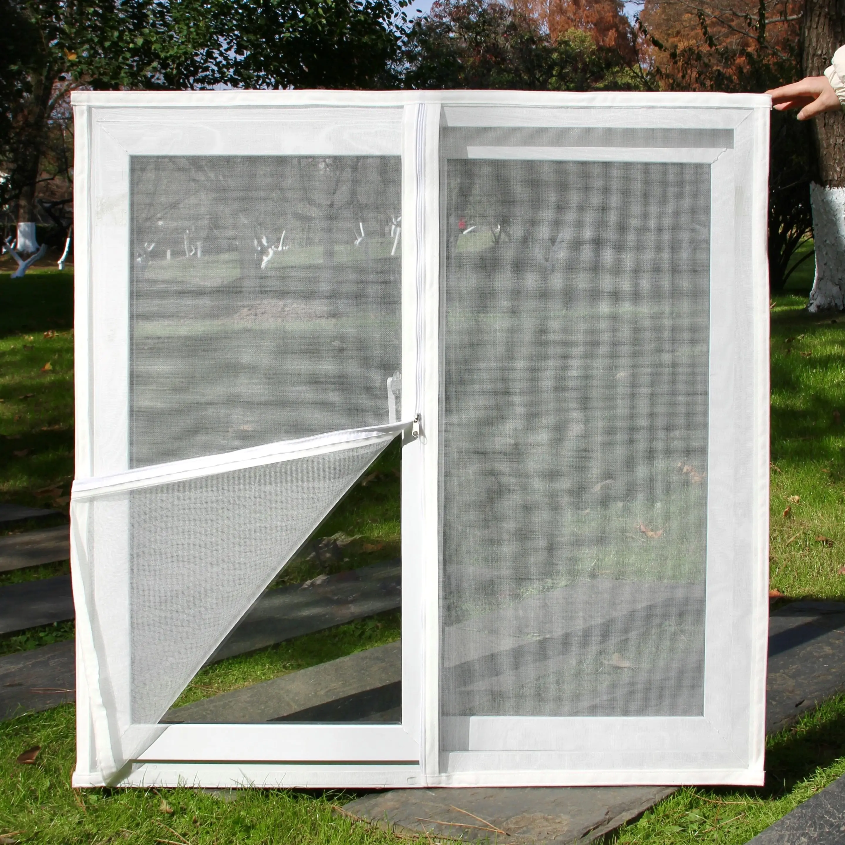 Simple white no-punch anti-mosquito anti-cat scratch zipper window screen a variety of materials can be free installation tools
Simple white no-punch anti-mosquito anti-cat scratch zipper window screen a variety of materials can be free installation tools