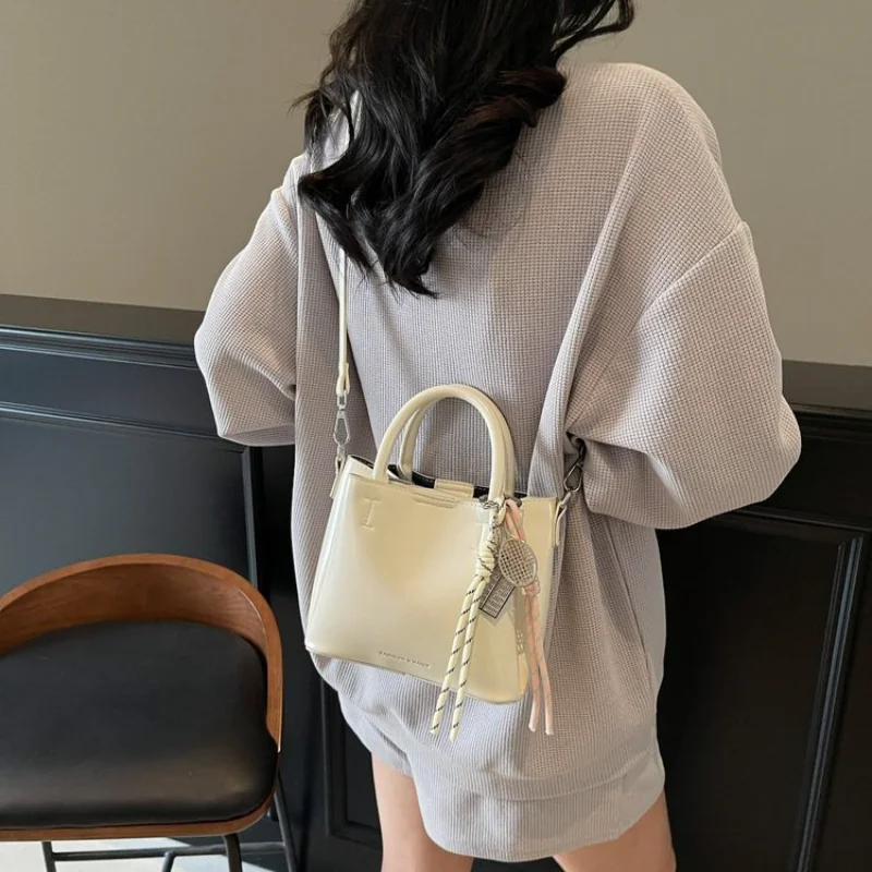 Women's Patent Leather Mini Bucket Bag with Top Handle & Crossbody Strap, for Daily Office, Weekend Travel, Shopping & Errands
Women's Patent Leather Mini Bucket Bag with Top Handle & Crossbody Strap, for Daily Office, Weekend Travel, Shopping & Errands