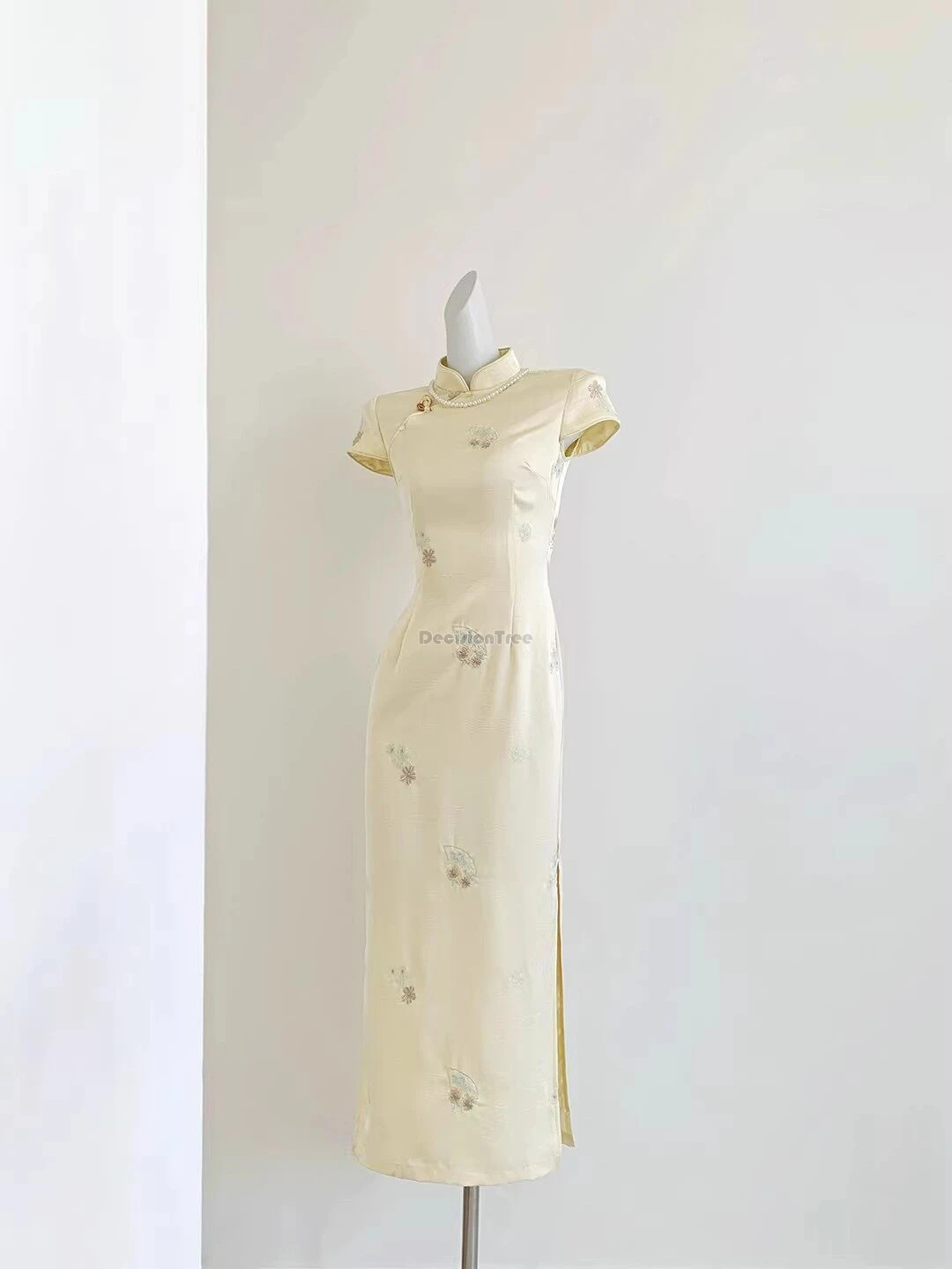 2026 chinese traditional style embroidery stain cheongsam stand collar short sleeve summer women elegant slimming long qipao
2026 chinese traditional style embroidery stain cheongsam stand collar short sleeve summer women elegant slimming long qipao