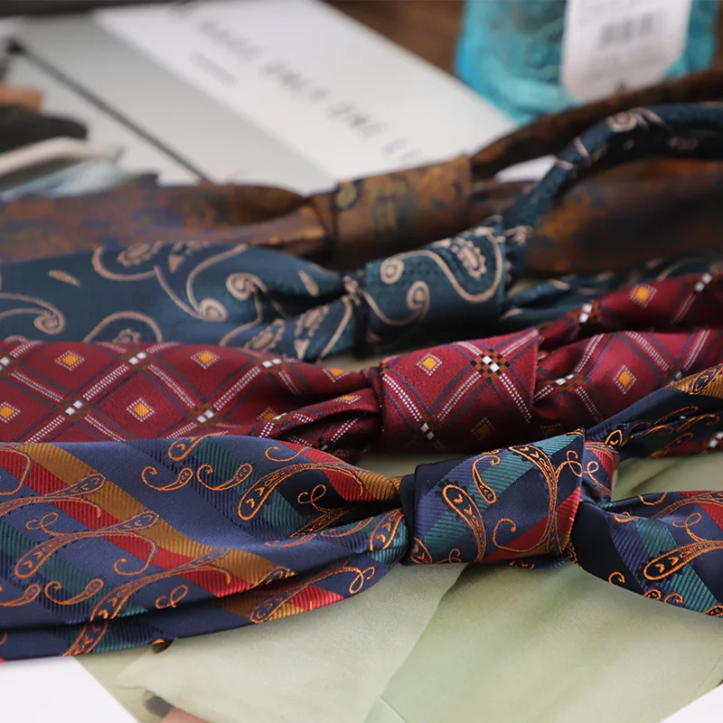 Korean Casual Flower Silk Necktie For Men Business Formal Brown Navy Neck Ties Banquet Wedding Party Groom Tie 8cm Luxury Cravat
Korean Casual Flower Silk Necktie For Men Business Formal Brown Navy Neck Ties Banquet Wedding Party Groom Tie 8cm Luxury Cravat
