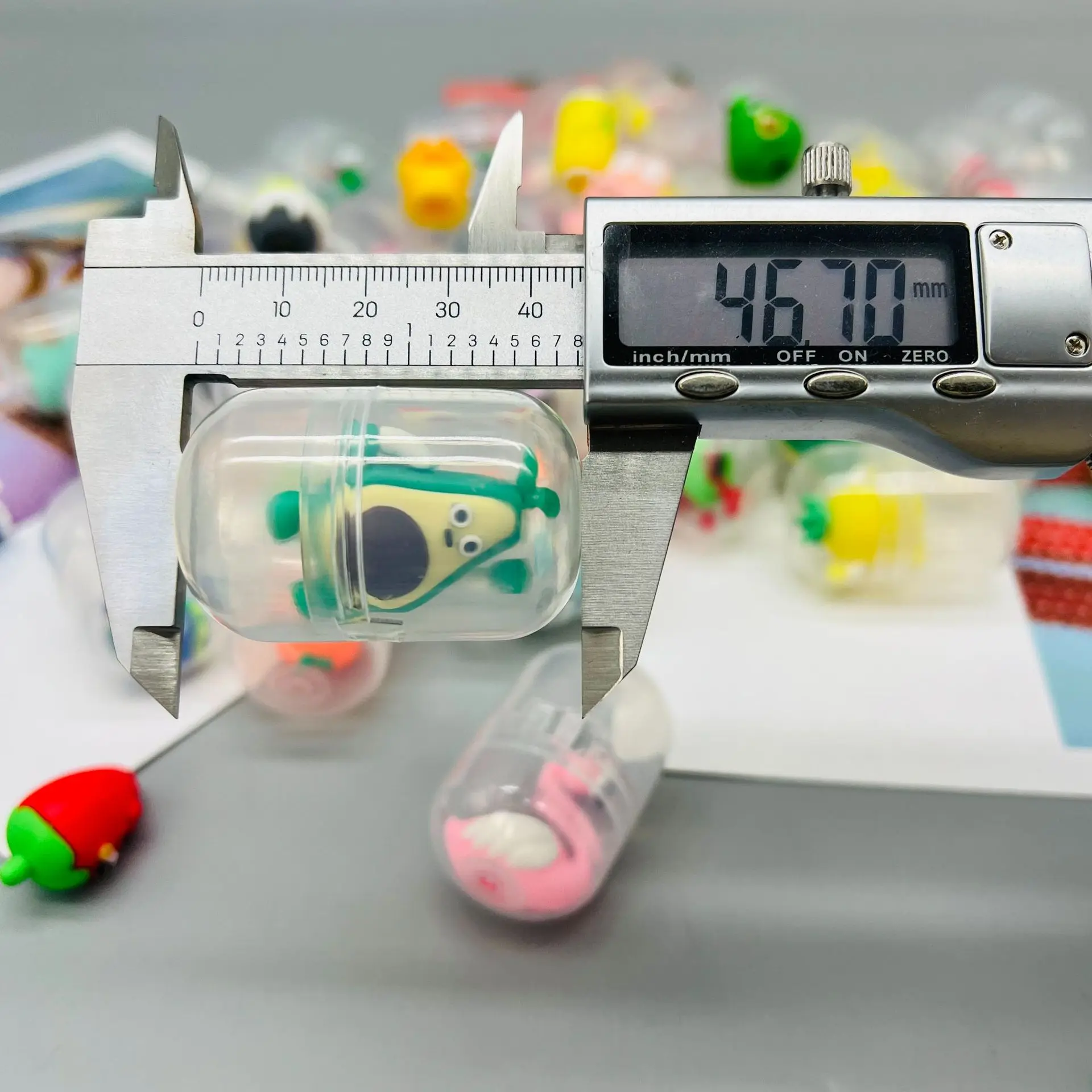 32*47 мм прозрачная фигурка капсульных игрушек, торговый автомат капсул, игрушечный автомат конфет, поворотные яйца.
32*47 мм прозрачная фигурка капсульных игрушек, торговый автомат капсул, игрушечный автомат конфет, поворотные яйца.