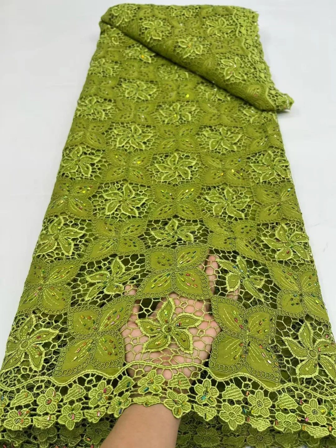 5 Yards The Latest African Rope-Braided Lace Fabric 2026 Embroidered Lace Fabric Nigerian Water-Soluble Sewing Materials
5 Yards The Latest African Rope-Braided Lace Fabric 2026 Embroidered Lace Fabric Nigerian Water-Soluble Sewing Materials
