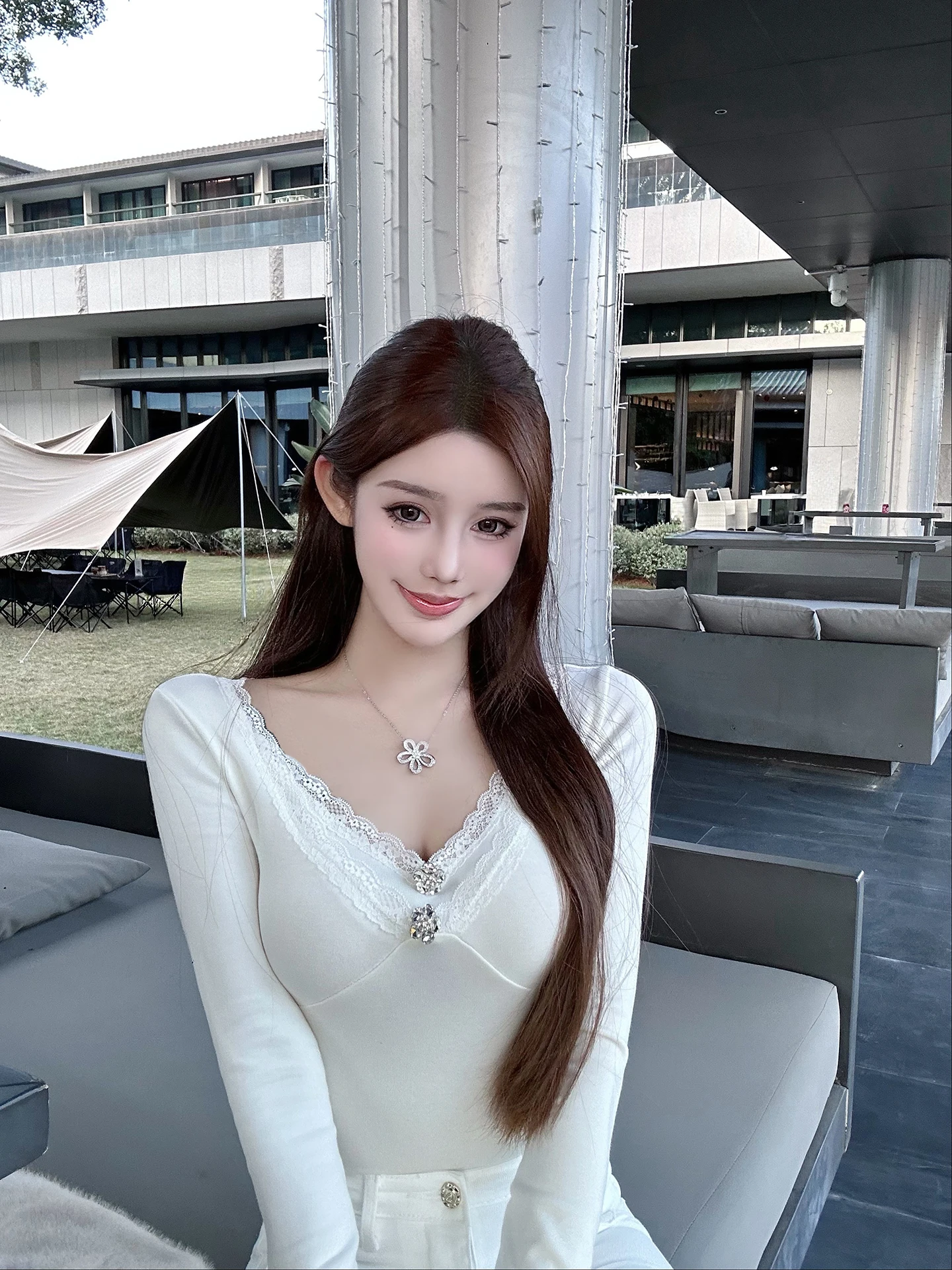 Luna Sexy Lace Thickened Slim Fit T-Shirt Pure Desire Floral Button Spring New Women's Long Sleeve V-Neck Casual Fashion
Luna Sexy Lace Thickened Slim Fit T-Shirt Pure Desire Floral Button Spring New Women's Long Sleeve V-Neck Casual Fashion