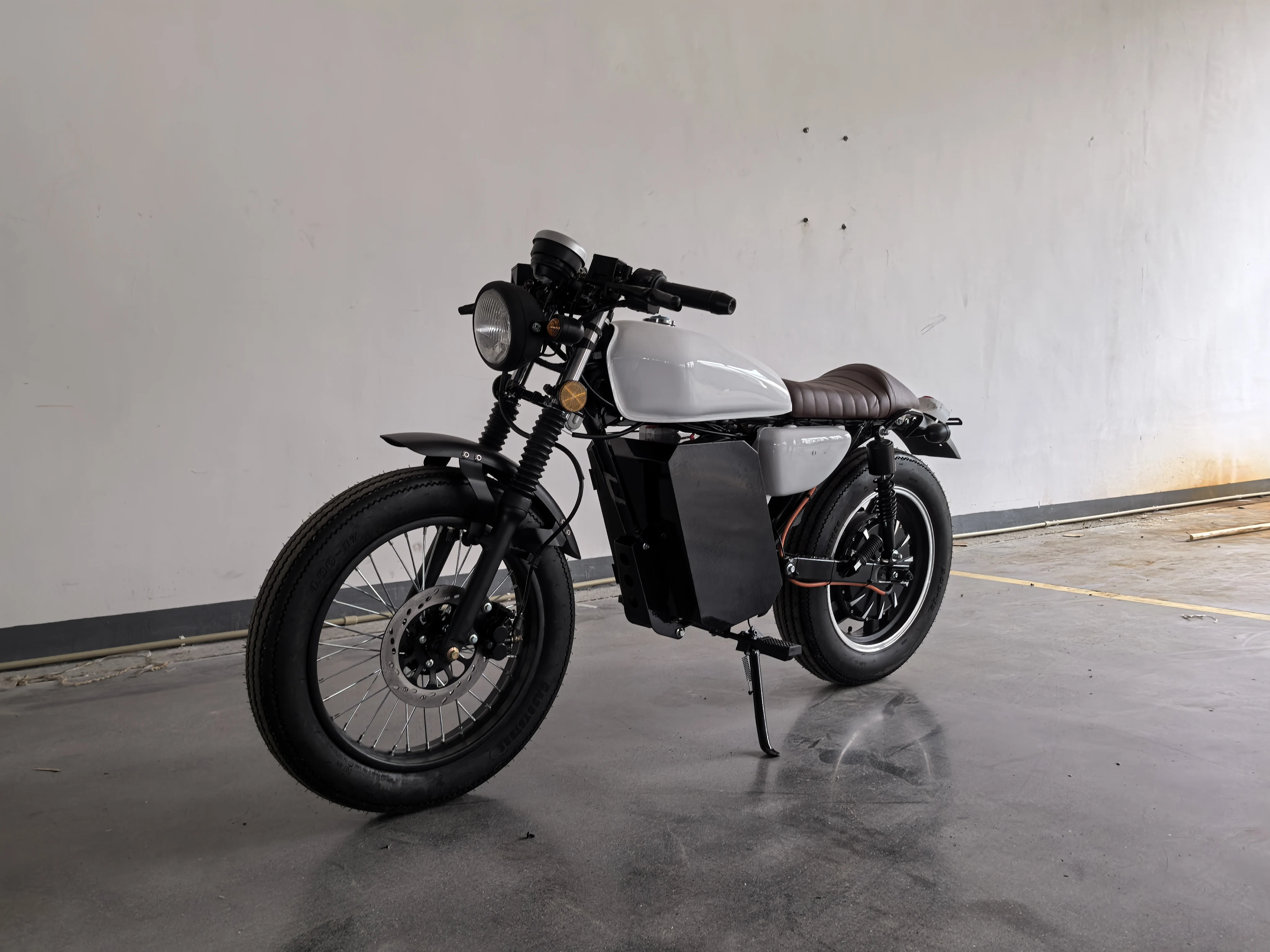 2025 Fashion Retro Style Adult Electric Two Wheel MotorcycleColor Motor, Lithium Battery, Jueneng, Personalized Customization
2025 Fashion Retro Style Adult Electric Two Wheel MotorcycleColor Motor, Lithium Battery, Jueneng, Personalized Customization