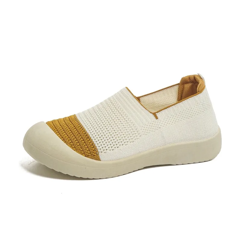 Breathable Soft Sole for Comfort Summer Fashion Footwear Versatile Colorways Women's Retro Dual-tone Slip-on Shoes
Breathable Soft Sole for Comfort Summer Fashion Footwear Versatile Colorways Women's Retro Dual-tone Slip-on Shoes