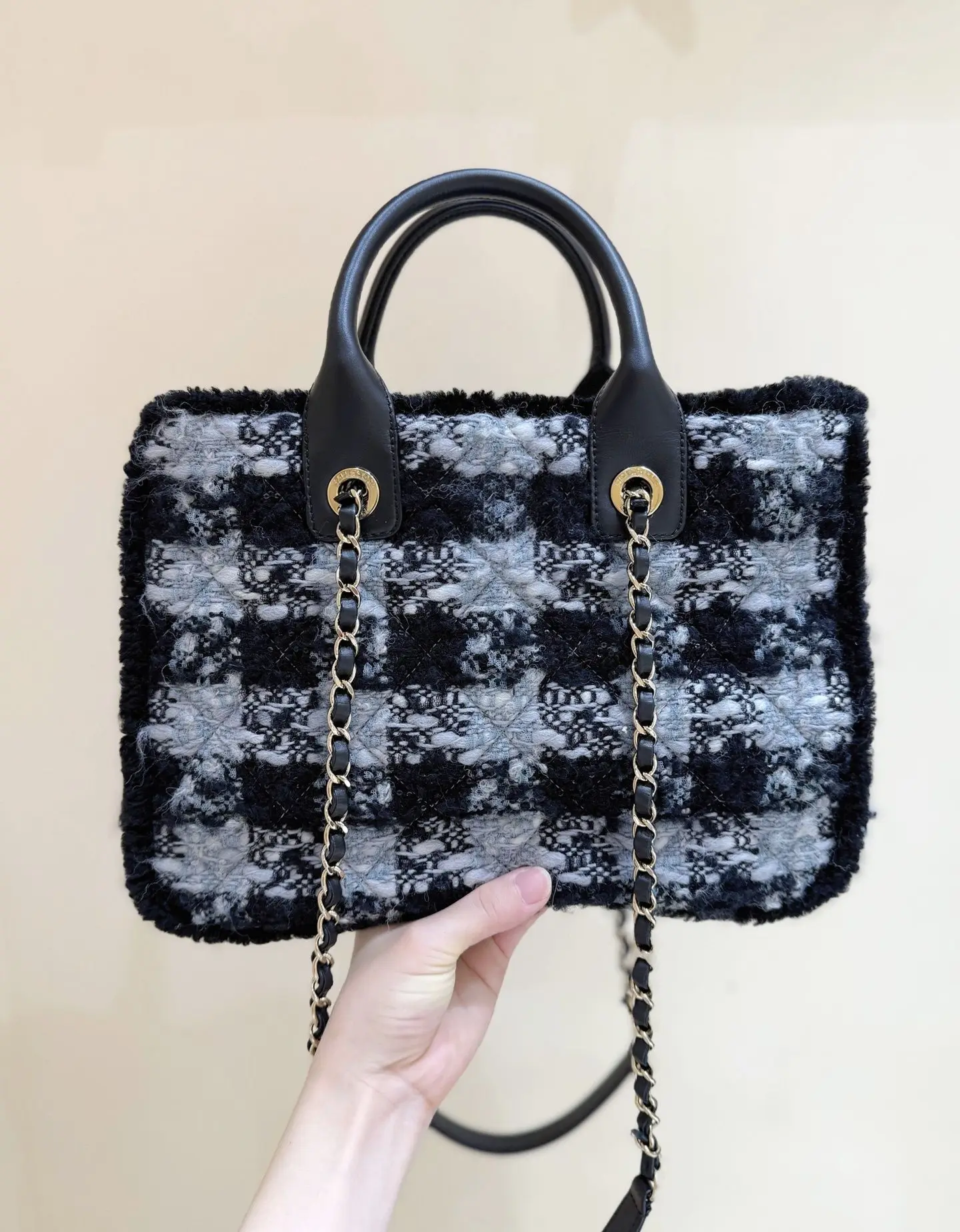 Brand Women's Handbag Vintage Summer Small Square Bag Premium Small Fragrant Style Checkered Single Shoulder Crossbody Bag
Brand Women's Handbag Vintage Summer Small Square Bag Premium Small Fragrant Style Checkered Single Shoulder Crossbody Bag