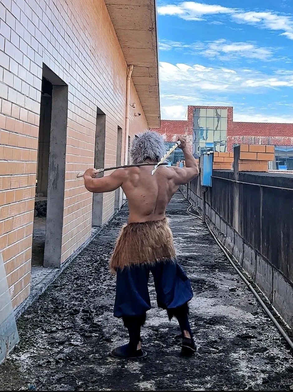 Demon Slayer Косплей Костюм на Хэллоуин Hashibira Inosuke Harajuku Спортивные штаны Спортивный костюм Комплект из двух предметов Мужская одежда
Demon Slayer Косплей Костюм на Хэллоуин Hashibira Inosuke Harajuku Спортивные штаны Спортивный костюм Комплект из двух предметов Мужская одежда