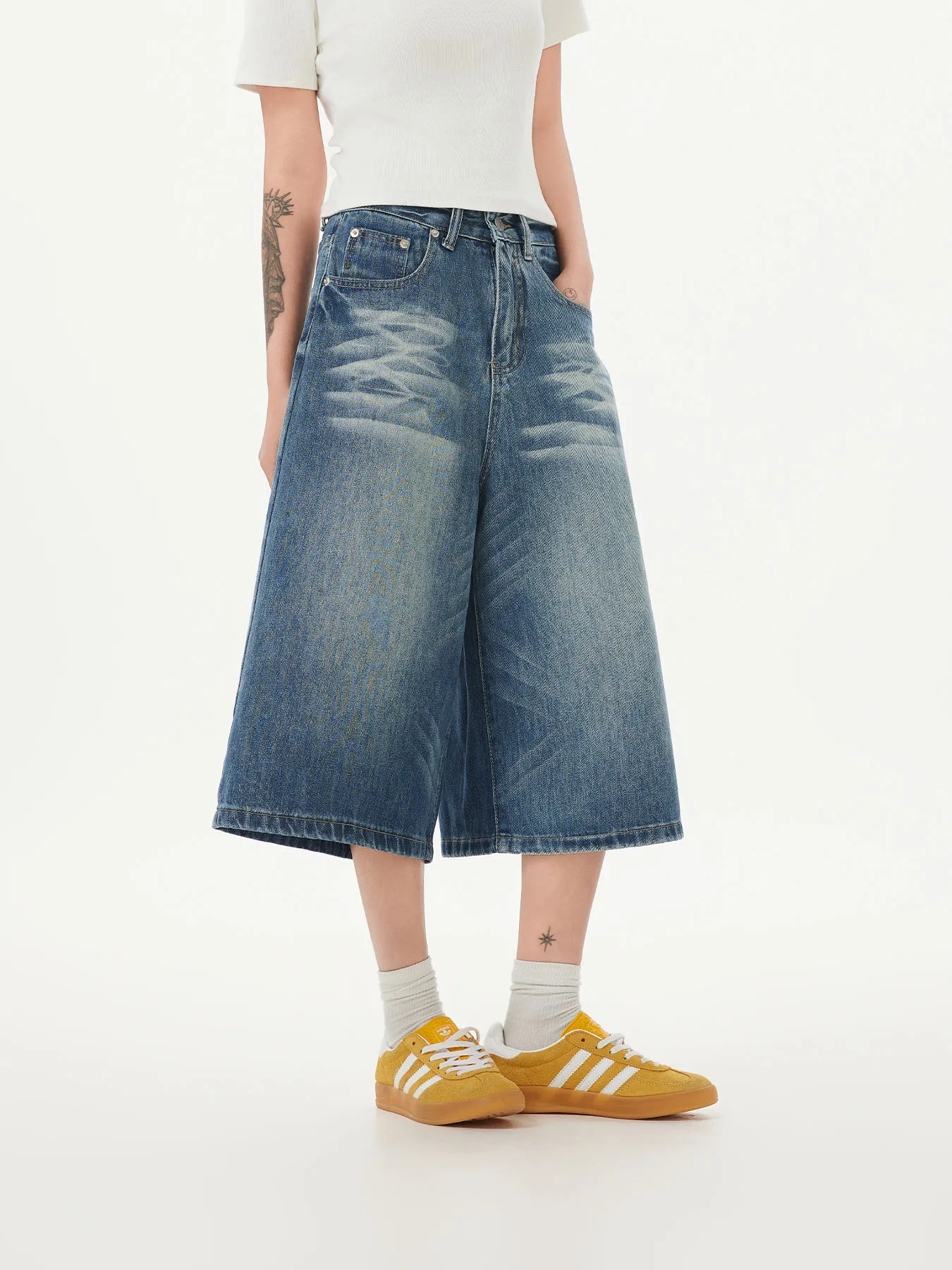 Мужские летние джинсы-шорты Sundayplan: новые, свободные, прямые, с широкими штанинами, на молнии, из денима
Мужские летние джинсы-шорты Sundayplan: новые, свободные, прямые, с широкими штанинами, на молнии, из денима