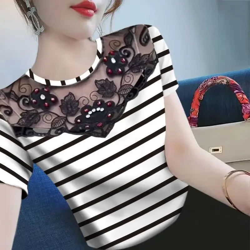 Летние свободные повседневные топы, офисная женская футболка, модная полосатая футболка с круглым вырезом и вышивкой бисером, женская одежда 2025 
Летние свободные повседневные топы, офисная женская футболка, модная полосатая футболка с круглым вырезом и вышивкой бисером, женская одежда 2025