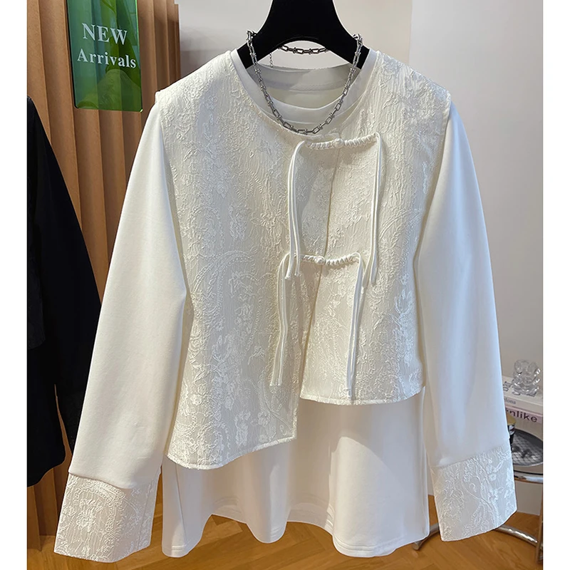New Chinese Style Buckle Vest Plus T-shirt Two-piece Set Chic Women Clothes New Fashionable Light National Style Top Autumn 2025
New Chinese Style Buckle Vest Plus T-shirt Two-piece Set Chic Women Clothes New Fashionable Light National Style Top Autumn 2025