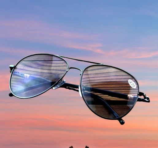 Бифокальные солнцезащитные очки для чтения Pilot Double Bridge Gey Lenses от +0,75 до +4, см. ближнего и дальнего света на открытом воздухе и в помещении
Бифокальные солнцезащитные очки для чтения Pilot Double Bridge Gey Lenses от +0,75 до +4, см. ближнего и дальнего света на открытом воздухе и в помещении