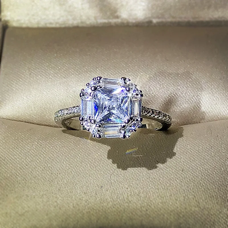 Classic Super Sparkling Princess Square Full Diamond Couple Ring For Women Zircon Silver-Plated Valentine's Day Gift Jewelry
Classic Super Sparkling Princess Square Full Diamond Couple Ring For Women Zircon Silver-Plated Valentine's Day Gift Jewelry