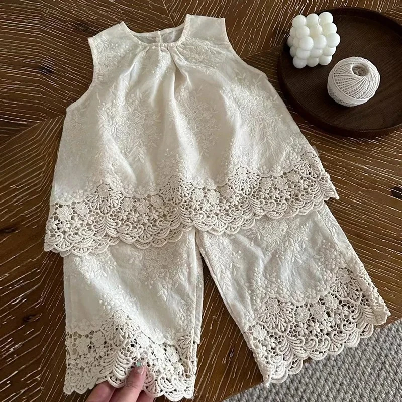 Summer Korean Style 2-7Yrs Baby Girls Clothing Set Sleeveless Cotton Embroidered Vest+Shorts Baby Girl Clothes Suit
Summer Korean Style 2-7Yrs Baby Girls Clothing Set Sleeveless Cotton Embroidered Vest+Shorts Baby Girl Clothes Suit
