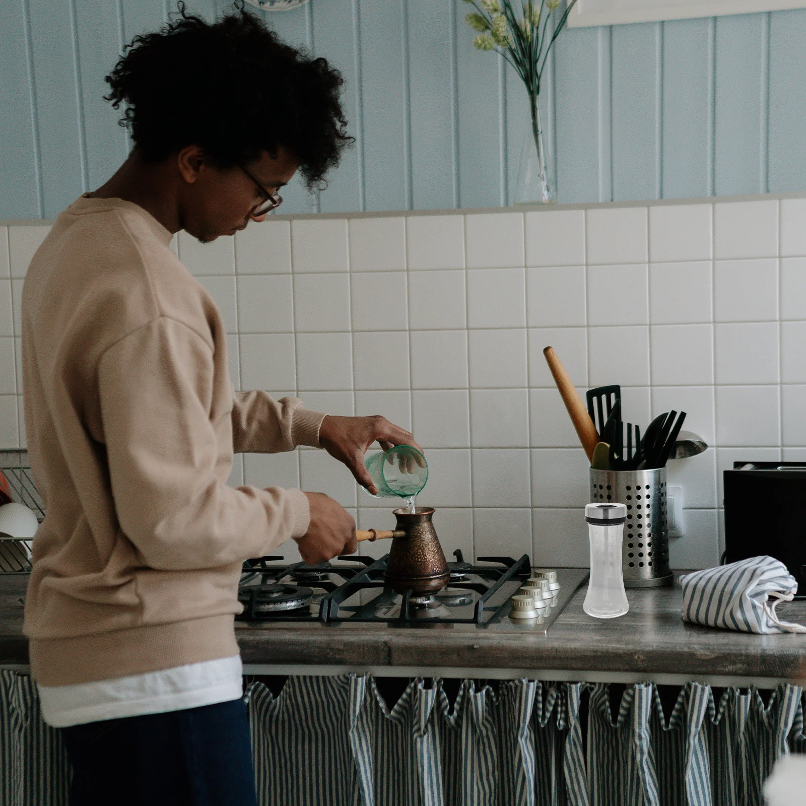 Portable Spice Dispenser Sugar Shaker Kitchen Bottle Stainless Steel Powder Pepper 
Portable Spice Dispenser Sugar Shaker Kitchen Bottle Stainless Steel Powder Pepper