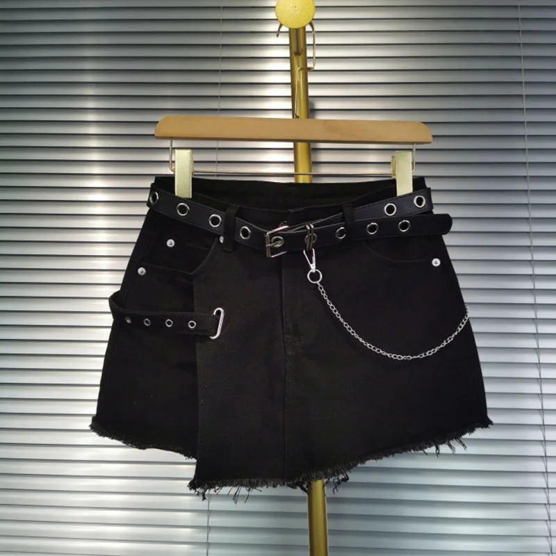 Korean High Waisted Slim Fit Irregular Black Denim Short Skirt Pants Chain A-line Half Skirt Spring/Summer New Women's Clothing
Korean High Waisted Slim Fit Irregular Black Denim Short Skirt Pants Chain A-line Half Skirt Spring/Summer New Women's Clothing
