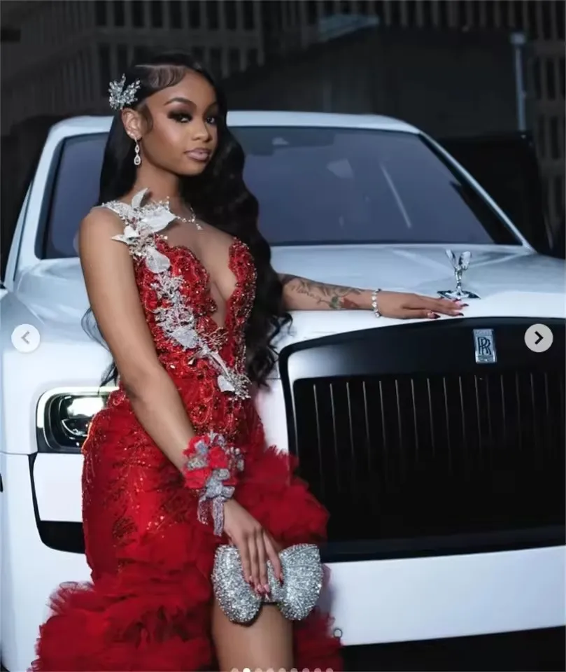 Gala Attire Red Prom Dresses For Black Girls Slit Ruffles Beaded Evening Gowns Birthday Party Robe Homecoming Customized
Gala Attire Red Prom Dresses For Black Girls Slit Ruffles Beaded Evening Gowns Birthday Party Robe Homecoming Customized