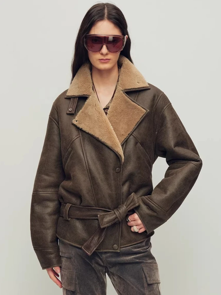High-end Luxury Merino Sheep Fur Motorcycle Jacket for Women Simple Vintage Loose Winter Genuine Leather Real Fur Coat with Belt
High-end Luxury Merino Sheep Fur Motorcycle Jacket for Women Simple Vintage Loose Winter Genuine Leather Real Fur Coat with Belt