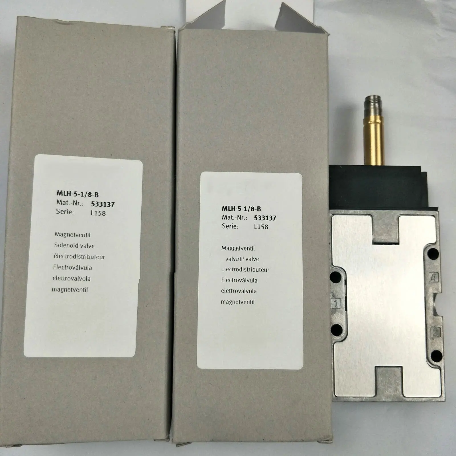 100% Original New MLH-5-1/8-B 533137 MLH-5-1/4-B 533138 MFH-5-1/4-B 15901 solenoid valve
100% Original New MLH-5-1/8-B 533137 MLH-5-1/4-B 533138 MFH-5-1/4-B 15901 solenoid valve