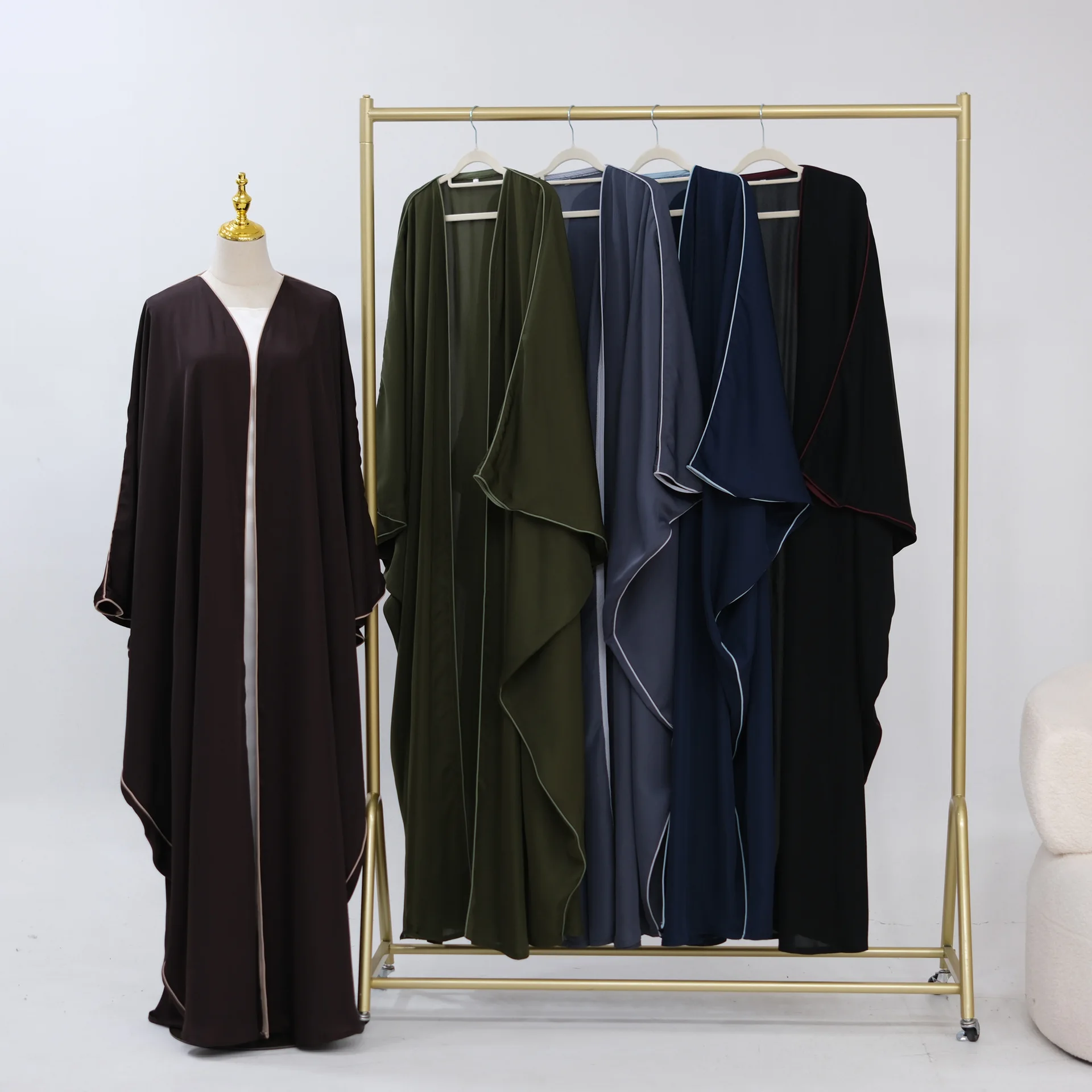New Abaya Dubai Turkey Kaftan Women Muslim Maxi Dress Ramadan Modest Caftan Marocain Femme Robe Kebaya Islam Jalabiya Vestidos
New Abaya Dubai Turkey Kaftan Women Muslim Maxi Dress Ramadan Modest Caftan Marocain Femme Robe Kebaya Islam Jalabiya Vestidos