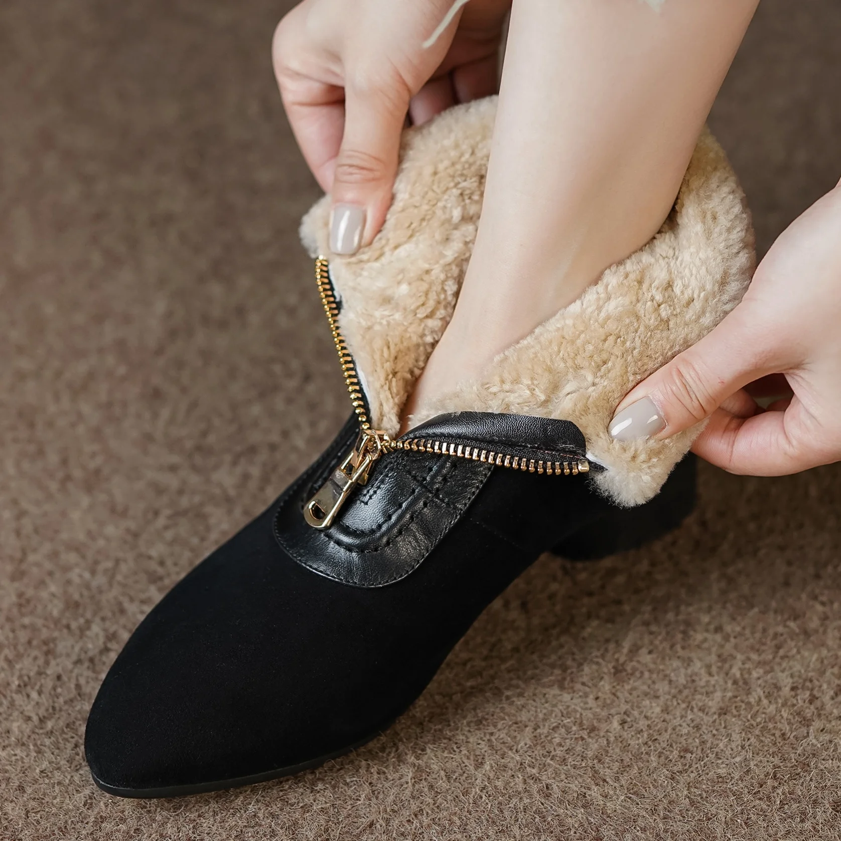 Women's natural suede leather cow leather patchwork front zip winter ankle snow boots casual flats winter cold weather shoes hot
Women's natural suede leather cow leather patchwork front zip winter ankle snow boots casual flats winter cold weather shoes hot
