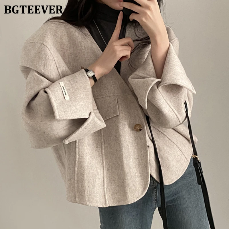BGTEEVER Chic Vintage Loose Pockets V-neck Female Woolen Coats Elegant Long Sleeve Warm Women Single-breasted Blend Jackets
BGTEEVER Chic Vintage Loose Pockets V-neck Female Woolen Coats Elegant Long Sleeve Warm Women Single-breasted Blend Jackets