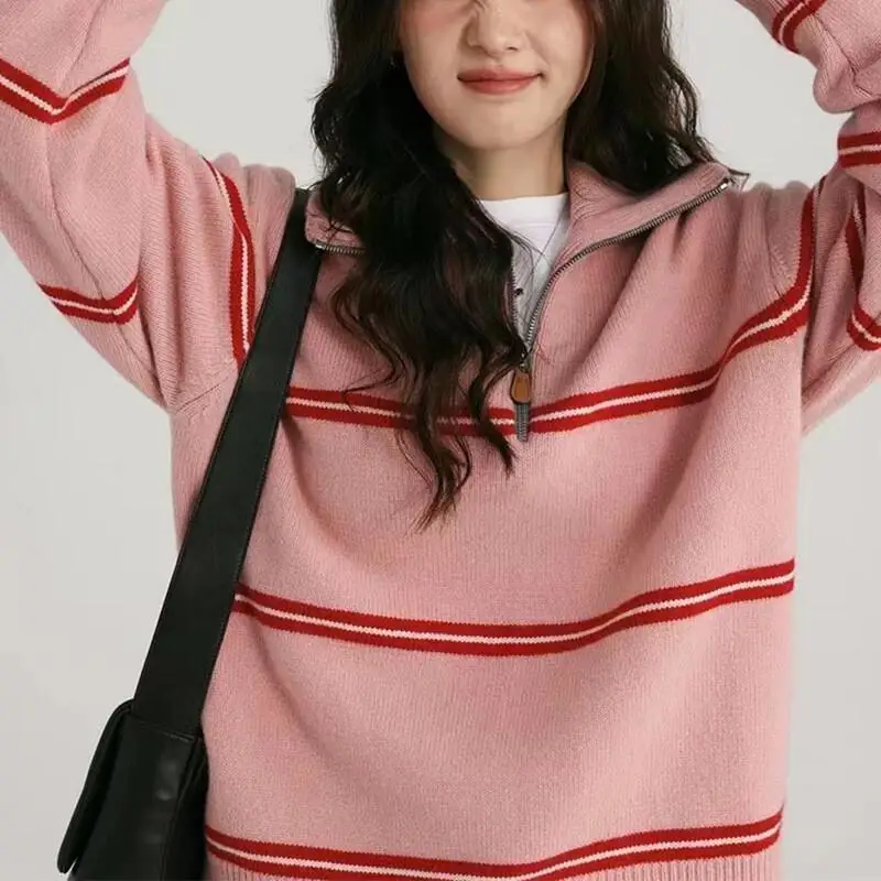 Модный женский свитер, осень-зима, ретро воротник, контрастная полоска, пуловер на молнии, ленивый стиль, вязаный топ, хлопковый вязаный свитер
Модный женский свитер, осень-зима, ретро воротник, контрастная полоска, пуловер на молнии, ленивый стиль, вязаный топ, хлопковый вязаный свитер