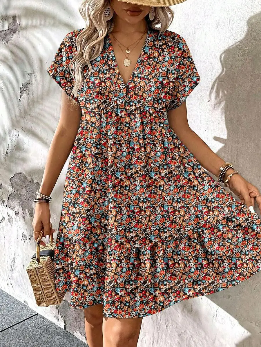 Plus Size Short Sleeve Ditsy Floral Vacation Dress For Women
Plus Size Short Sleeve Ditsy Floral Vacation Dress For Women