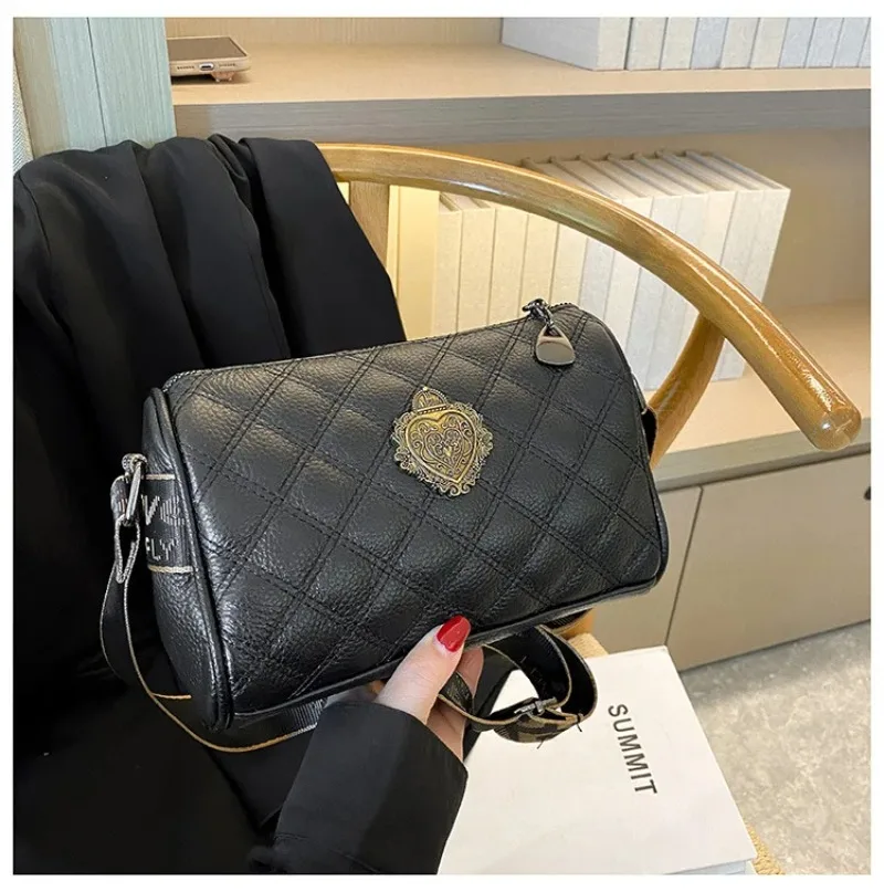 Luxury Genuine Leather Shoulder Bags for Women Cowhide Embroidered Pillow Bag Designer Plaid Crossbody Bag Trend Ladies Handbags
Luxury Genuine Leather Shoulder Bags for Women Cowhide Embroidered Pillow Bag Designer Plaid Crossbody Bag Trend Ladies Handbags