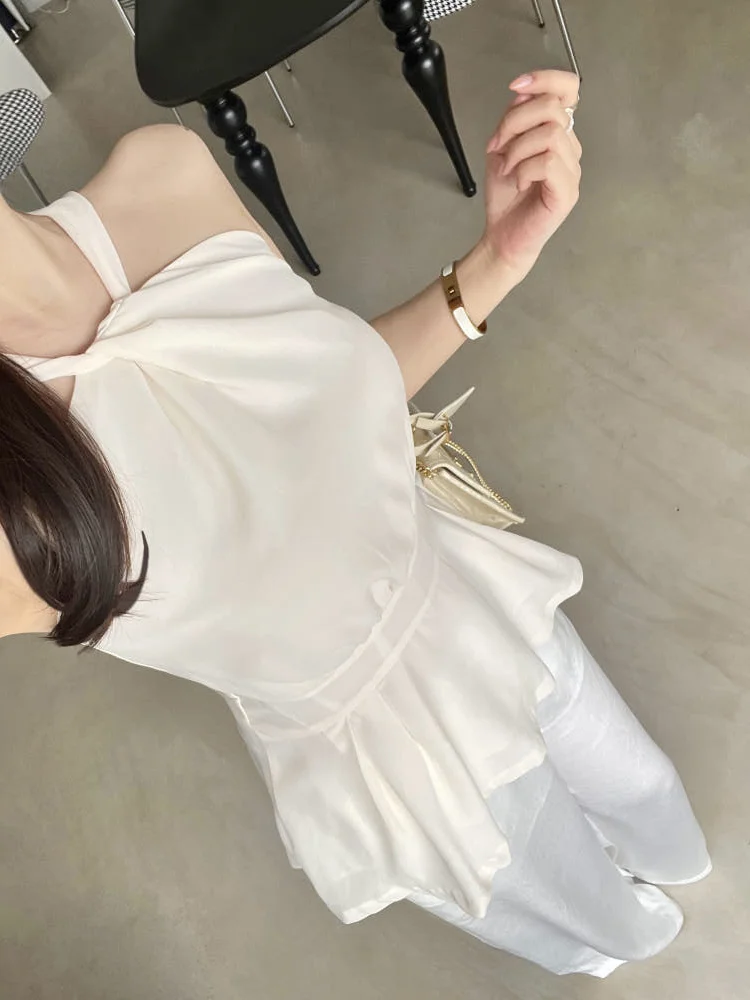 Elegant Neckline Chiffon Top Women's Style Back Strap Waist Cinching Sleeveless Upper Body Korean Fashion Slimming Design
Elegant Neckline Chiffon Top Women's Style Back Strap Waist Cinching Sleeveless Upper Body Korean Fashion Slimming Design