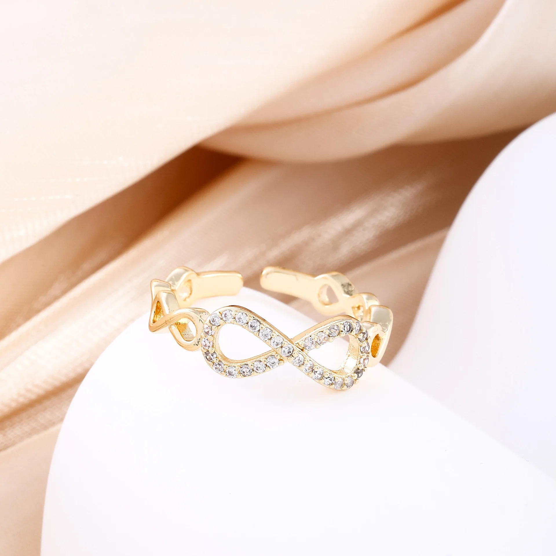 High Quality Pearl Zircon Gold Color Rings For Woman 2026 New Fashion Korean Jewelry Luxury Party Adjustable Unusual Girl's Ring
High Quality Pearl Zircon Gold Color Rings For Woman 2026 New Fashion Korean Jewelry Luxury Party Adjustable Unusual Girl's Ring
