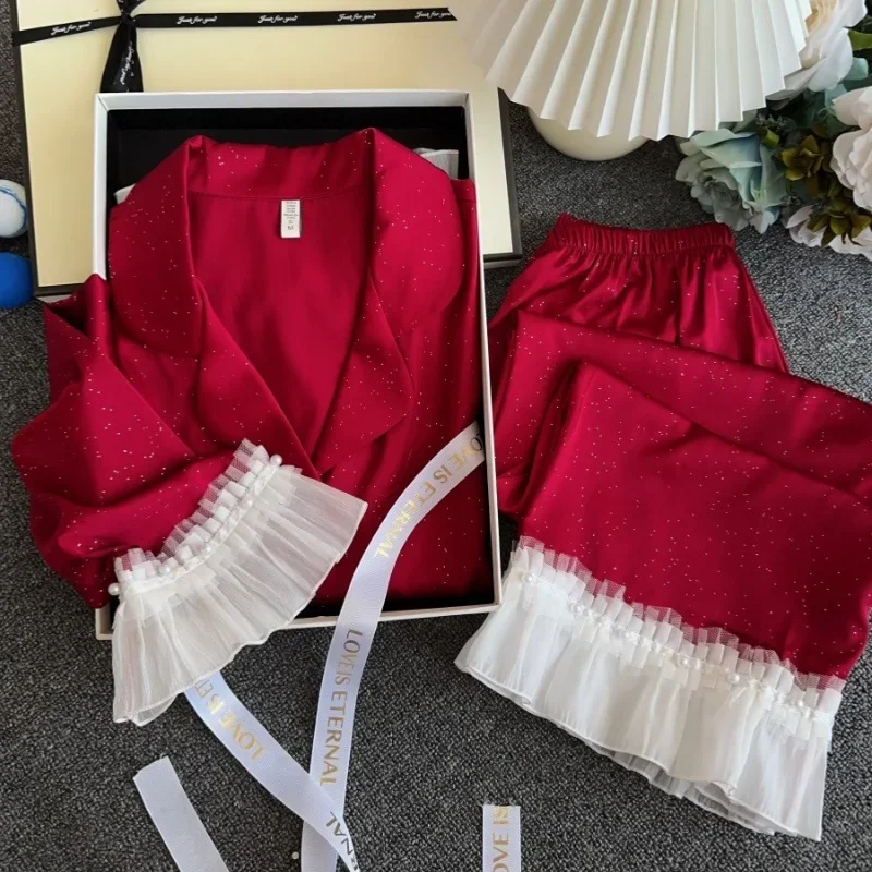 Женский пижамный комплект из ледяного шелка и брюк, роскошная одежда для сна с оборками и длинными рукавами, свободная домашняя одежда, женская повседневная ночная рубашка, домашняя одежда
Женский пижамный комплект из ледяного шелка и брюк, роскошная одежда для сна с оборками и длинными рукавами, свободная домашняя одежда, женская повседневная ночная рубашка, домашняя одежда