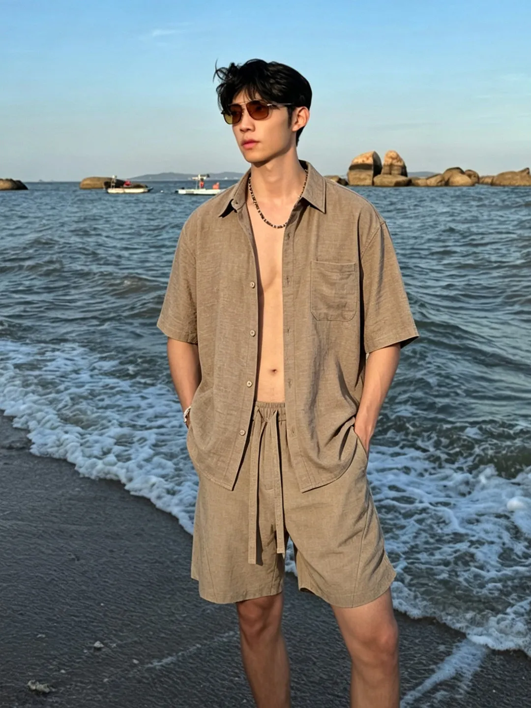 Loose Fit Linen-Like Short Sleeve Shirt Shorts Set for Men Summer Beach Vacation Casual Comfortable Breathable Sun Protection
Loose Fit Linen-Like Short Sleeve Shirt Shorts Set for Men Summer Beach Vacation Casual Comfortable Breathable Sun Protection