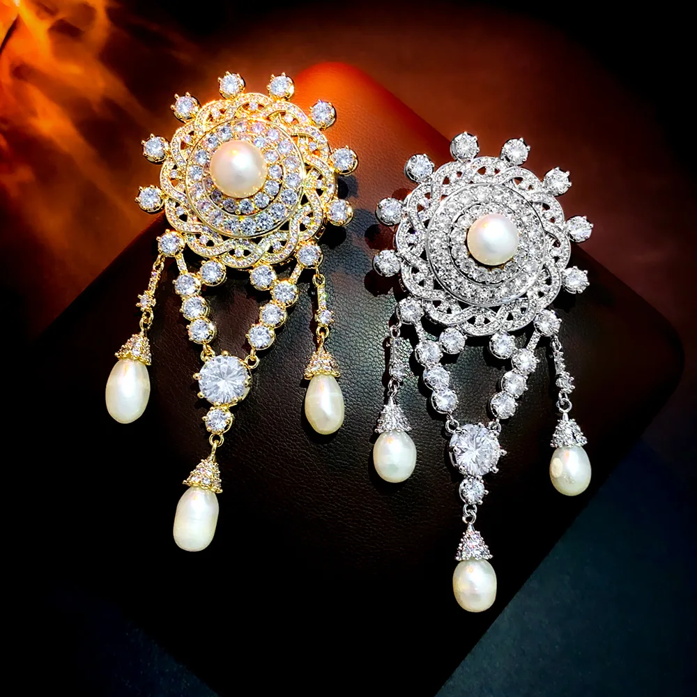 Heavy Industry Super Sparkling Cubic Zirconia Pearl Pendant Palace Pattern Brooch Pin Light Luxury Design Accessories for Women
Heavy Industry Super Sparkling Cubic Zirconia Pearl Pendant Palace Pattern Brooch Pin Light Luxury Design Accessories for Women