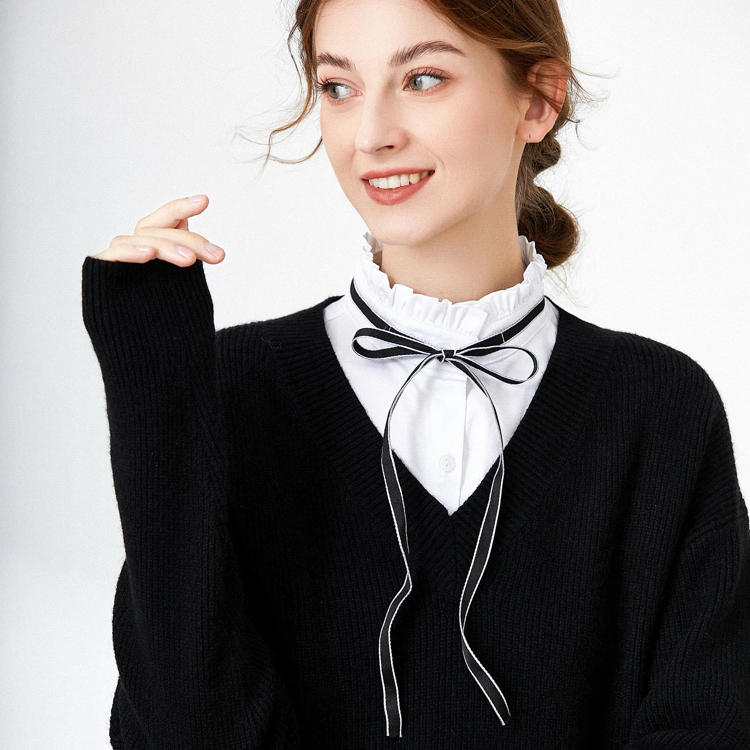 Ruffled Bow Tie Fake Collar Women's Versatile Autumn and Winter Shirt Stand Up Collar Lace Up Collared Shirt
Ruffled Bow Tie Fake Collar Women's Versatile Autumn and Winter Shirt Stand Up Collar Lace Up Collared Shirt