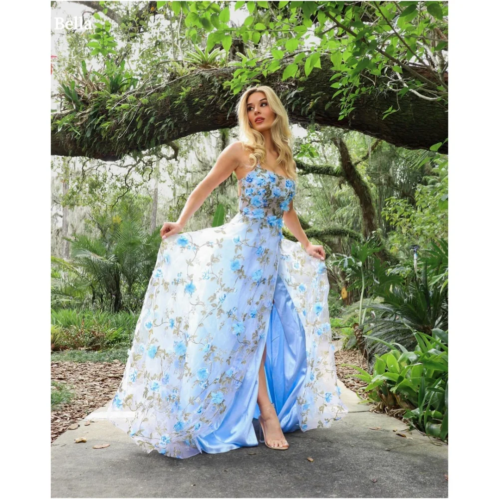 Bella Customized Blue Flowers Embroidery robes de soirée Spaghetti Strap Party Dresses A-line Side Slit Land-Length Prom Dress
Bella Customized Blue Flowers Embroidery robes de soirée Spaghetti Strap Party Dresses A-line Side Slit Land-Length Prom Dress