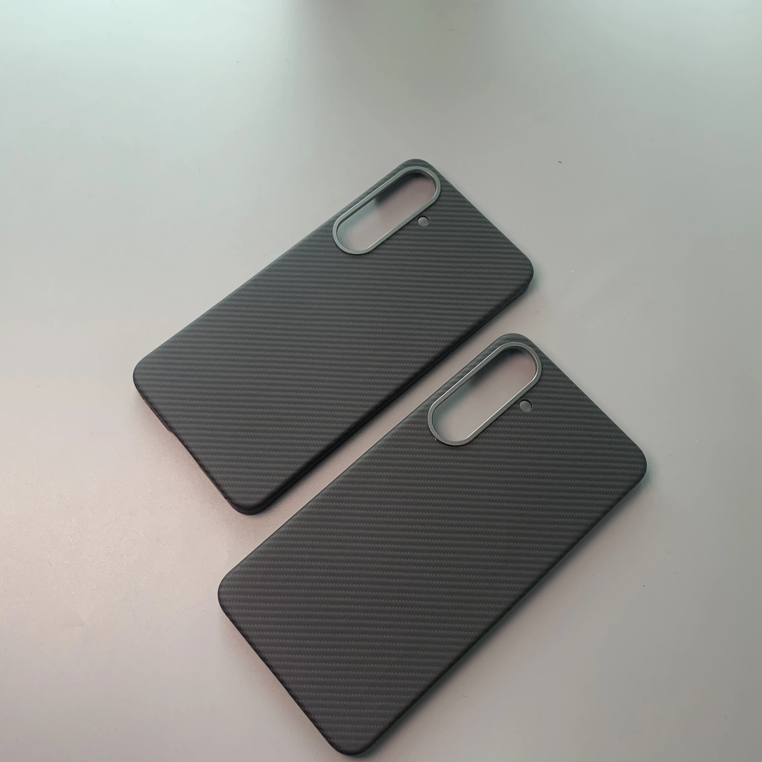 Чехол для телефона с беспроводной зарядкой MagSafe для Samsung S24Plus, Kevlar, Slim, Deluxe, углеродное волокно 600D, S24Plus
Чехол для телефона с беспроводной зарядкой MagSafe для Samsung S24Plus, Kevlar, Slim, Deluxe, углеродное волокно 600D, S24Plus