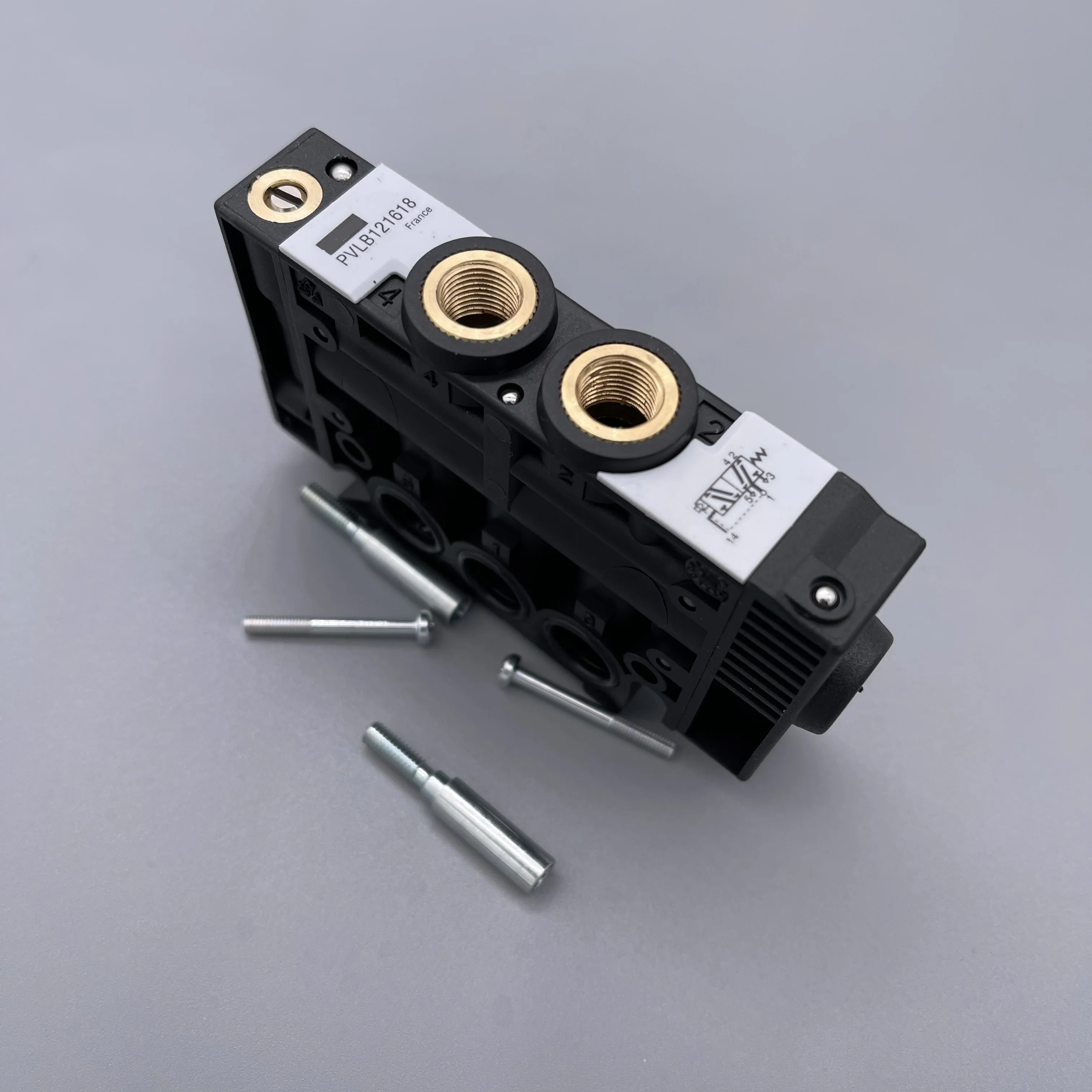 New Original Solenoid Valve PVLB121618 PVLC121419 PVLC111419 PVLC-122619
New Original Solenoid Valve PVLB121618 PVLC121419 PVLC111419 PVLC-122619