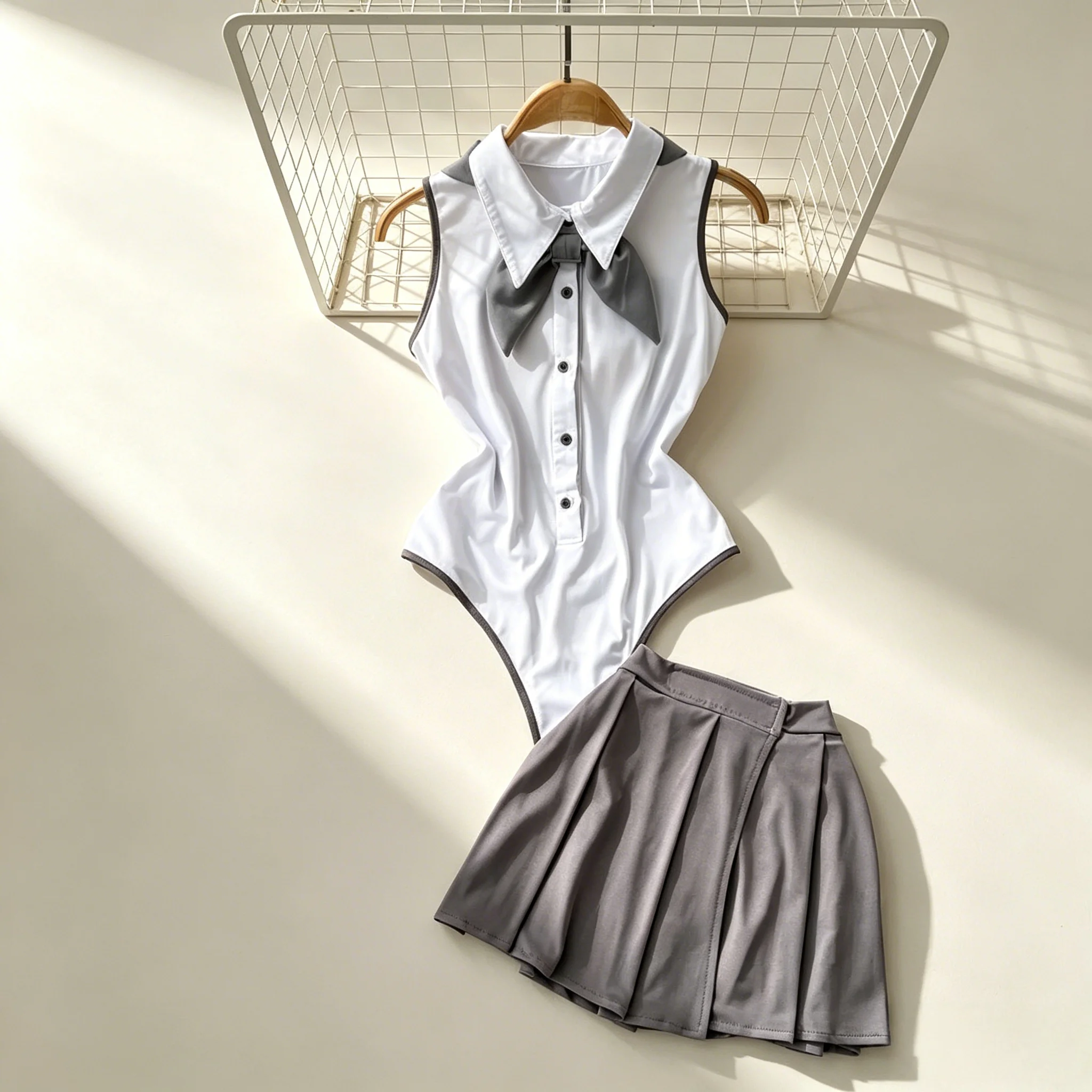 Women's Hotsweet Playsuit Sets Sleeveless Slim Backless Hallow Out Bodysuit + Elastic Waist Pleat JK Mini Skirts Suits Sexy Club
Women's Hotsweet Playsuit Sets Sleeveless Slim Backless Hallow Out Bodysuit + Elastic Waist Pleat JK Mini Skirts Suits Sexy Club