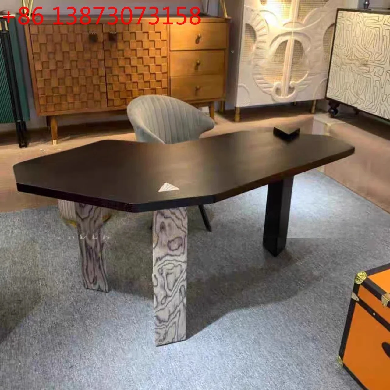 Medieval designer Italian minimalist solid wood desk creative special-shaped irregular desk computer desk
Medieval designer Italian minimalist solid wood desk creative special-shaped irregular desk computer desk