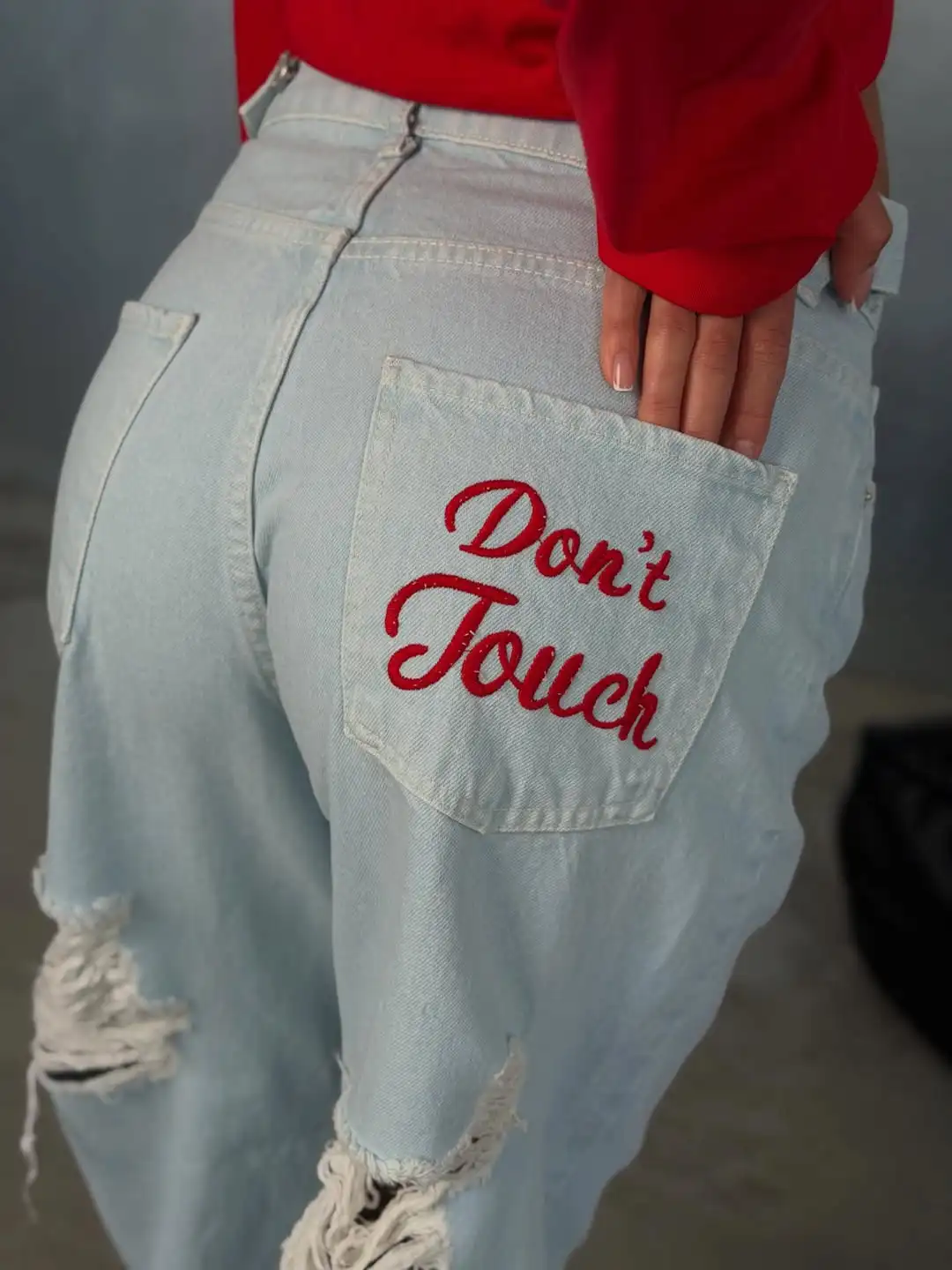 Hip Hop Red Letters Embroidery Ripped Jeans Streetwear Womens Distressed High Waist Loose Wide Leg Light Y2k Blue Denim Pants
Hip Hop Red Letters Embroidery Ripped Jeans Streetwear Womens Distressed High Waist Loose Wide Leg Light Y2k Blue Denim Pants