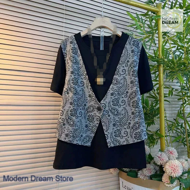 Summer new age-reducing plus-size printing fake two short-sleeved T-shirts women's French design retro fashion Joker casual tops
Summer new age-reducing plus-size printing fake two short-sleeved T-shirts women's French design retro fashion Joker casual tops