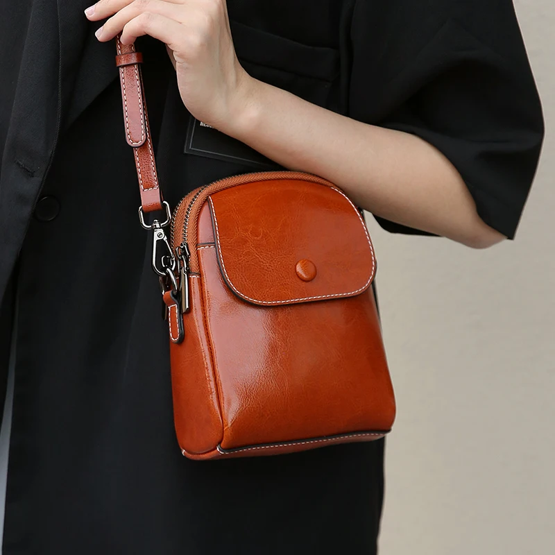 1pc Luxury Women's Handbags, High End Oil Wax Cowhide Design Business Shoulder Bag, Fashion Vintage Crossbody Bag for Match Gift
1pc Luxury Women's Handbags, High End Oil Wax Cowhide Design Business Shoulder Bag, Fashion Vintage Crossbody Bag for Match Gift